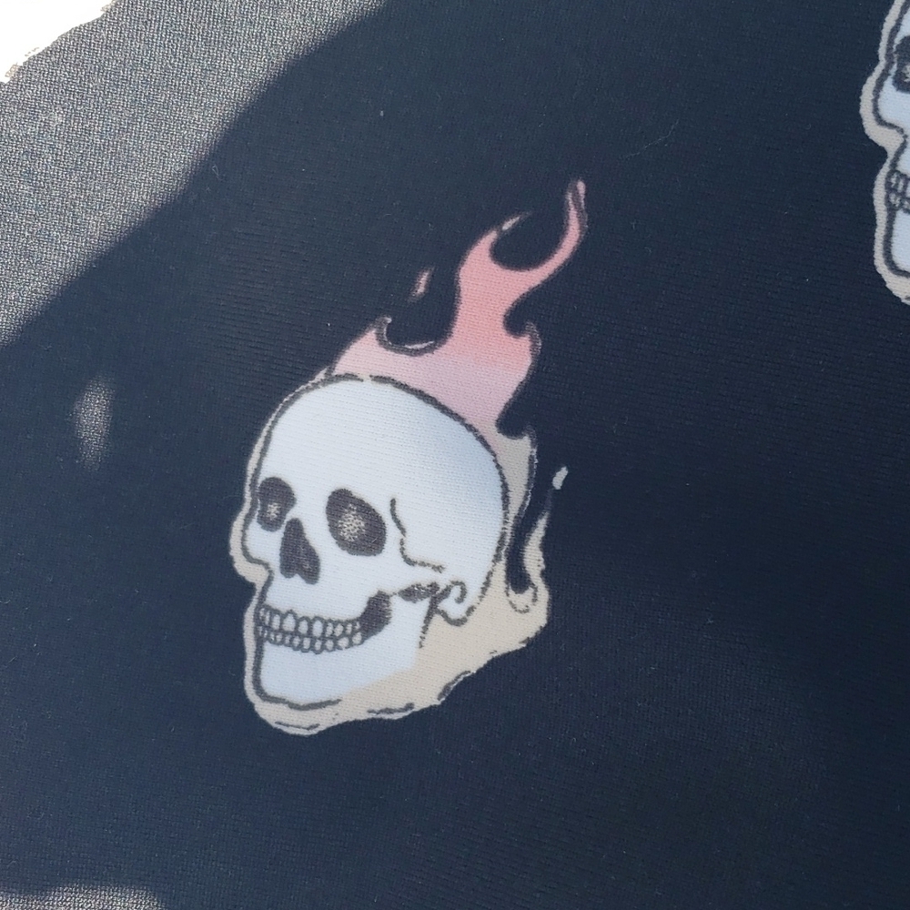 Torrid active leggings with flaming skulls NWT size 4X - Picture 4 of 6